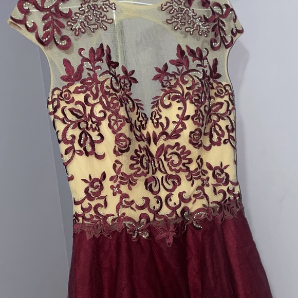 CLARISSE DRESS DIPPED IN SWAROVSKI CRYSTALS. - Picture 2 of 7